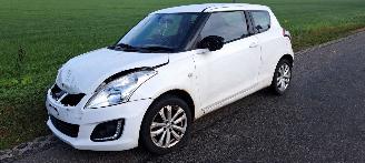Coche siniestrado Suzuki Swift 1.2 16v 2015/3