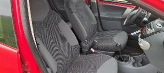 Peugeot 107 1.0 12v picture 5