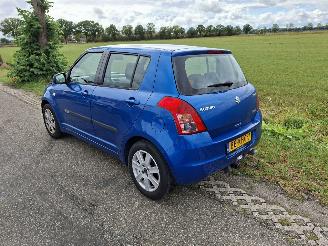 Suzuki Swift 1.3 16v picture 4