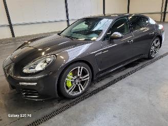 Schadeauto Porsche Panamera S 3.0 e-Hybrid 245-KW Automaat Plug-In 2014/10