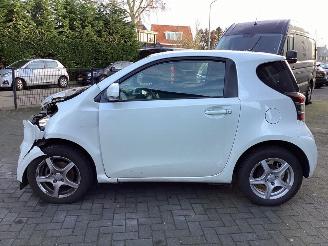 Toyota iQ  picture 8