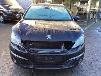 Peugeot 308 1.2 Pure Tech picture 2