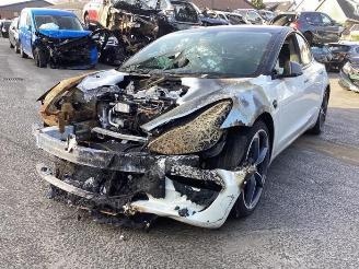 Uttjänta bilar auto Tesla Model 3 Model 3, Sedan, 2017 Standard RWD Plus 60 kWh 2021/8