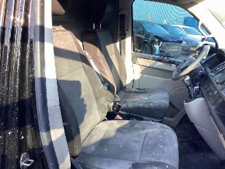 Volkswagen Transporter 2.0 TDi picture 14