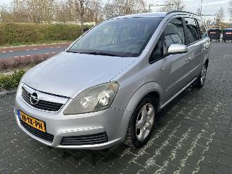 Coche accidentado Opel Zafira 1.8 Enjoy 2006/10