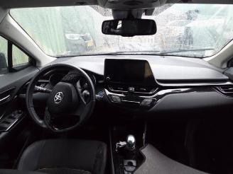 Toyota C-HR C-HR (X1,X5), SUV, 2016 2.0 16V Hybrid picture 6