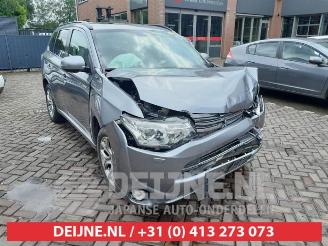 Uttjänta bilar auto Mitsubishi Outlander Outlander (GF/GG), SUV, 2012 / 2022 2.0 16V PHEV 4x4 2013/10