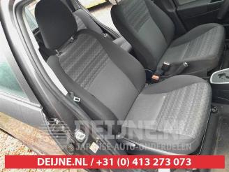 Toyota Yaris Yaris III (P13), Hatchback, 2010 / 2020 1.33 16V Dual VVT-I picture 14