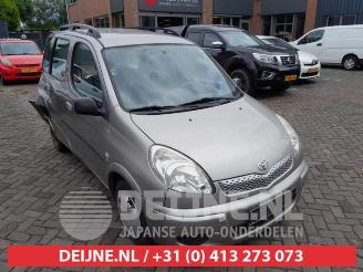 Auto da rottamare Toyota Yaris-verso Yaris Verso (P2), MPV, 1999 / 2005 1.3 16V 2004/7