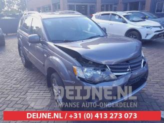 Salvage car Mitsubishi Outlander Outlander (CW), SUV, 2006 / 2012 3.0 V6 24V Mivec 4x4 2007/3
