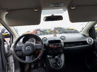 Mazda 2  picture 20