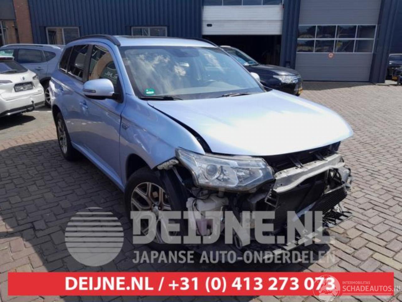 Mitsubishi Outlander Outlander (GF/GG), SUV, 2012 / 2022 2.0 16V PHEV 4x4