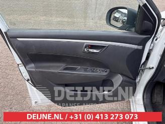 Suzuki Swift Swift (ZA/ZC/ZD), Hatchback, 2010 / 2017 1.2 16V picture 16