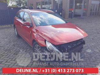Salvage car Hyundai I-30 i30 Wagon (PDEF5), Combi, 2017 1.4 T-GDI 16V 2018/5