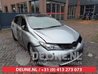 rozbiórka samochody osobowe Toyota Auris Auris (E18), Hatchback 5-drs, 2012 / 2019 1.8 16V Hybrid 2014/3