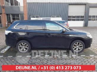 Mitsubishi Outlander Outlander (GF/GG), SUV, 2012 / 2022 2.0 16V PHEV 4x4 picture 8