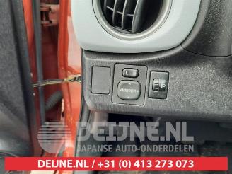 Toyota Yaris Yaris III (P13), Hatchback, 2010 / 2020 1.5 16V Hybrid picture 13