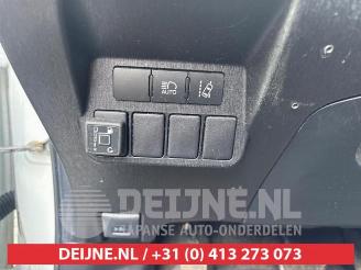 Toyota Prius Plus Prius Plus (ZVW4), MPV, 2011 1.8 Hybrid 16V picture 17