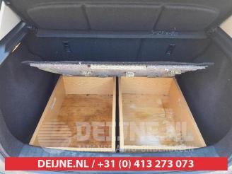 Nissan Pulsar Pulsar (C13), Hatchback, 2013 1.2 DIG-T 16V picture 15