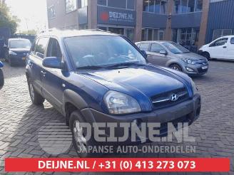 Salvage car Hyundai Tucson Tucson (JM), SUV, 2004 / 2010 2.0 16V CVVT 4x2 2004/9
