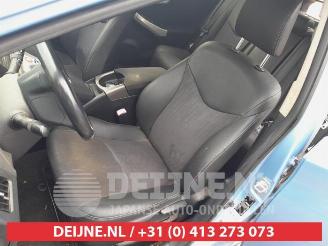 Toyota Prius Prius (ZVW3), Hatchback, 2009 / 2016 1.8 16V Plug-in picture 14
