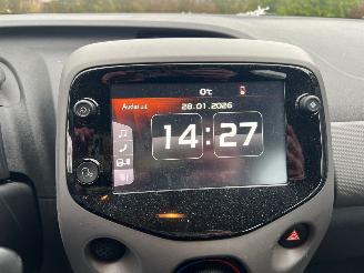 Peugeot 108 1.0 active apple carplay picture 19