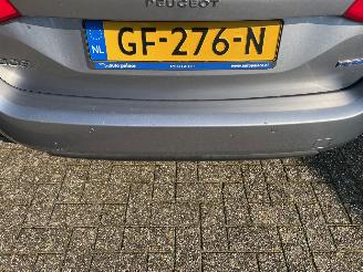 Peugeot 308 1.6 BluedHdi Pack picture 4