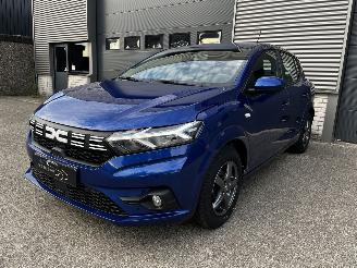 Schadeauto Dacia Sandero 1.0 TCE NAVI / CRUISE / CAMERA / BI-FEUL / PDC 2023/9