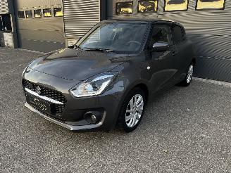 krockskadad bil auto Suzuki Swift 1.2i AUTOMAAT / SMART-HYBRID / CRUISE 2021/4