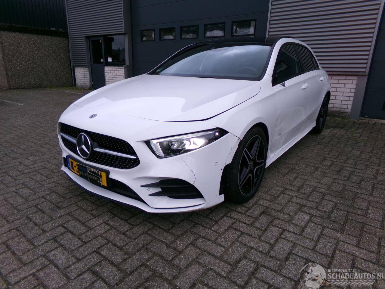 Mercedes A-klasse 200D AMG-PAKKET / PANODAK / CAMERA / NAVI / AUTOMAAT