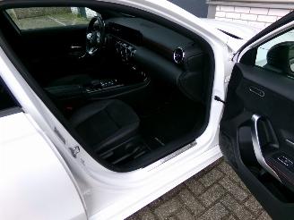 Mercedes A-klasse 200D AMG-PAKKET / PANODAK / CAMERA / NAVI / AUTOMAAT picture 11