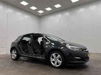krockskadad bil auto Opel Astra 1.4 Turbo Edition 5-drs Airco 2013/9