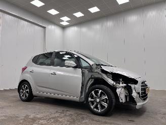 krockskadad bil auto Hyundai Ix20 1.6i Autom.Panoramadak  Navi Clima 2017/11