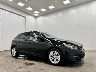 krockskadad bil auto Peugeot 308 1.2 Executive Panoramadak Navi Clima 2017/10
