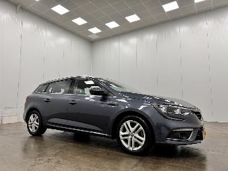 krockskadad bil auto Renault Mégane Estate 1.2 TCe Zen Navi Clima 2017/9
