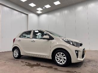 Schadeauto Kia Picanto 1.0 MPI Comfort-Line Navi Airco 2018/10