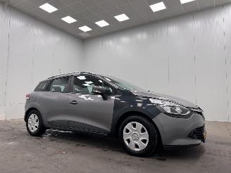 Damaged car Renault Clio Estate 1.5 dCi ECO Airco 2015/6