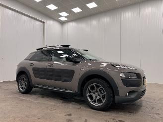 krockskadad bil auto Citroën C4 cactus 1.2 PureTech Shine Navi Clima 2015/12