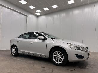 Damaged car Volvo S-60 1.6 T3 Kinetic Navi Clima 2012/6