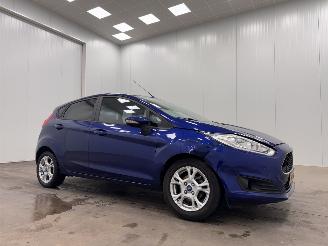 Damaged car Ford Fiesta 1.0 Style Ultimate 5-drs Navi Airco 2017/3