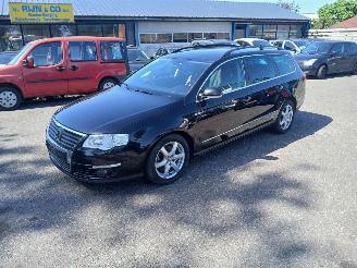 Damaged car Volkswagen Passat Passat Variant (3C5) Combi 1.4 TSI 16V (CAXA(Euro 5)) [90kW 2010/1