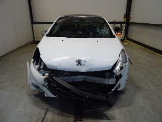 Peugeot 208 1.6 THP 200 GTI picture 4