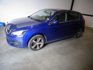 Peugeot 308 1.2 THP picture 2