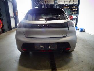 Peugeot 208 1.2 THP picture 2