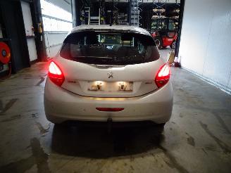Peugeot 208 1.2 vti picture 3