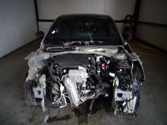 Peugeot 208 1.2 THP picture 2