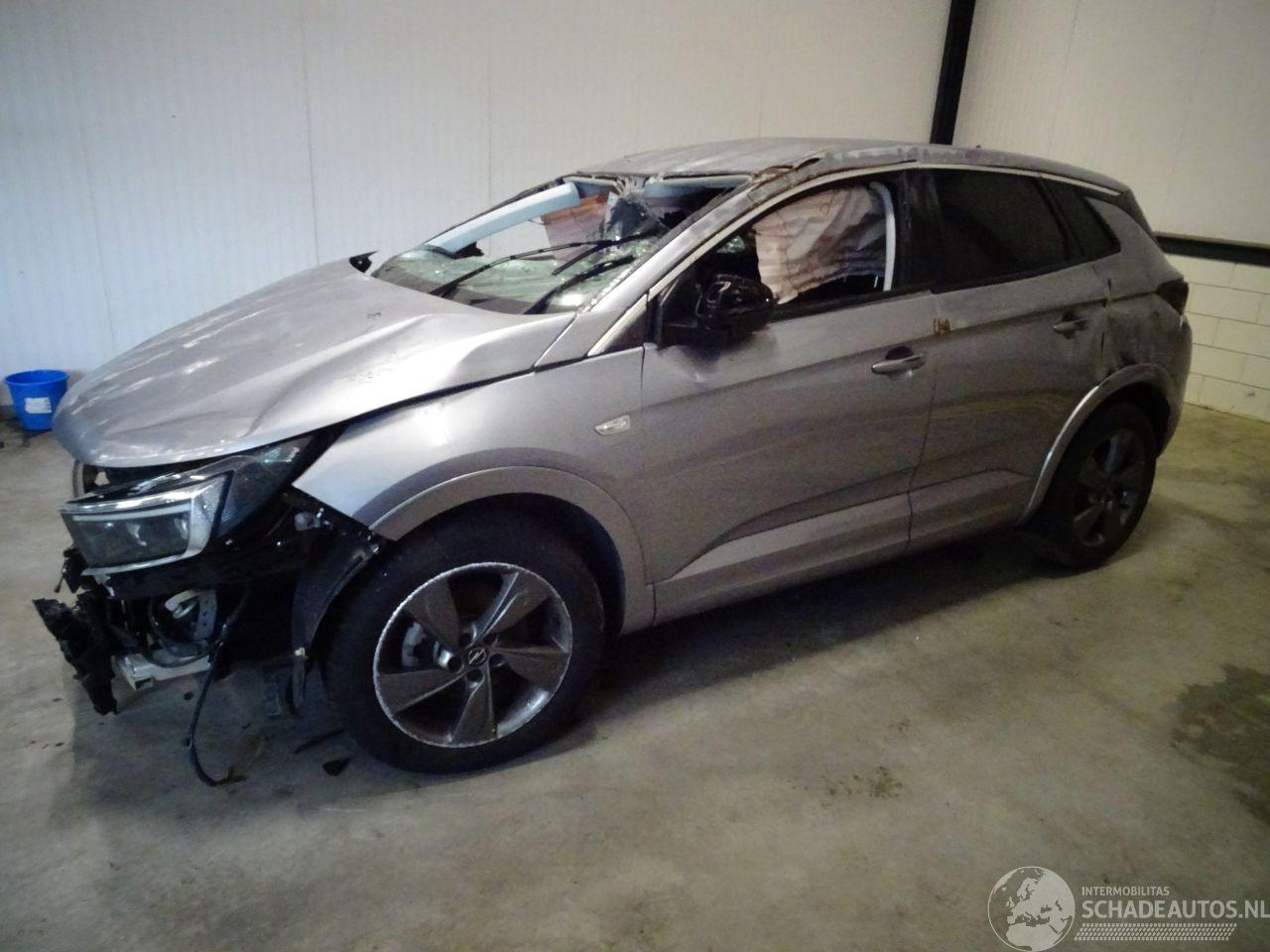 Opel Grandland 1.2 TURBO