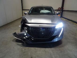 Peugeot 208 1.2 THP picture 4