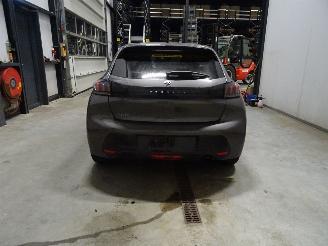 Peugeot 208 1.2 THP picture 2