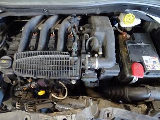 Peugeot 2008 1.2 VTI picture 5